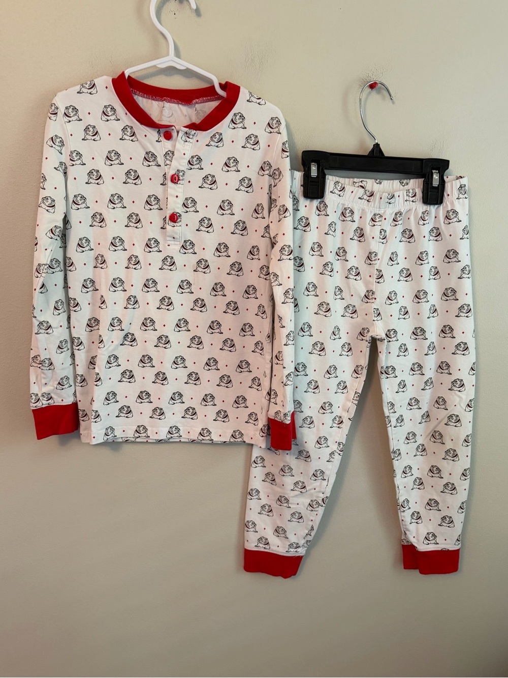 Ishtex White and Red Bulldog Print Pajama Set